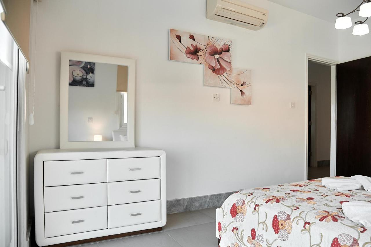 Beach Front Bella Vista By Ezoria Villas Protaras Ngoại thất bức ảnh