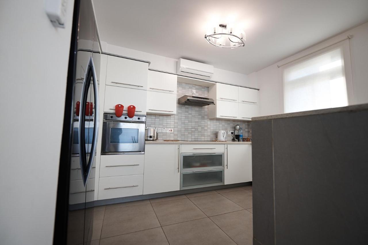 Beach Front Bella Vista By Ezoria Villas Protaras Ngoại thất bức ảnh